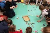 Zinātkārie ,,Pūcēnu” grupas bērni apmeklē Saldus muzeju